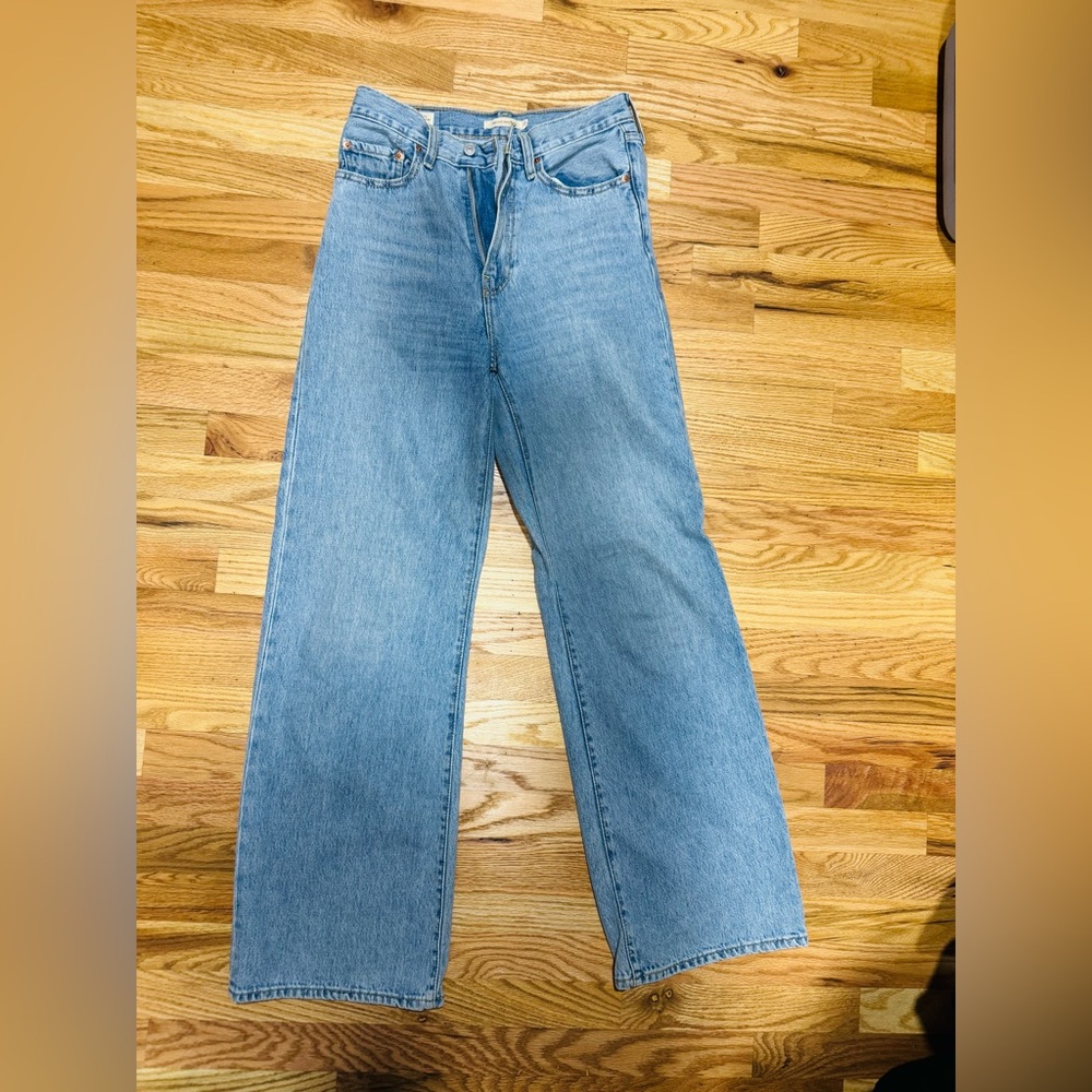 Levi’s Ribcage High-Rise Wide-Leg Jeans in Light Blue